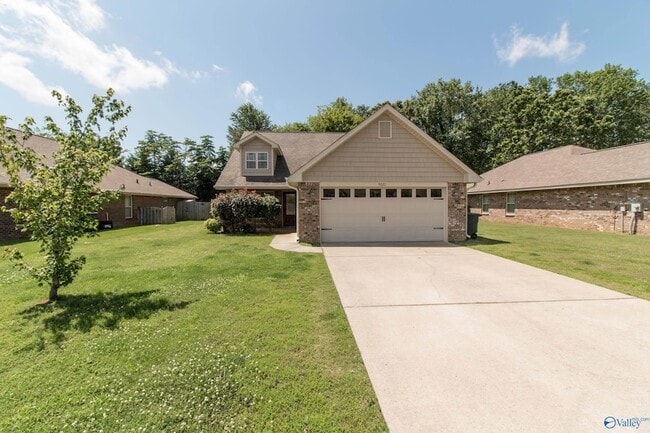 5021 Montauk Trail SE