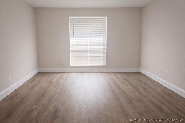 541 NE 48th St Unit 205
