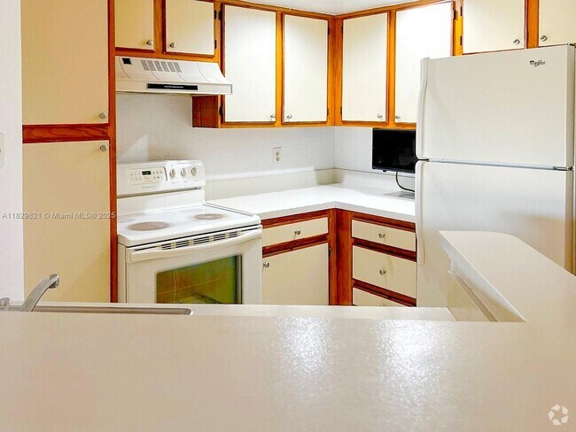 Building Photo - 12400 Vista Isles Dr Unit 1426 Rental