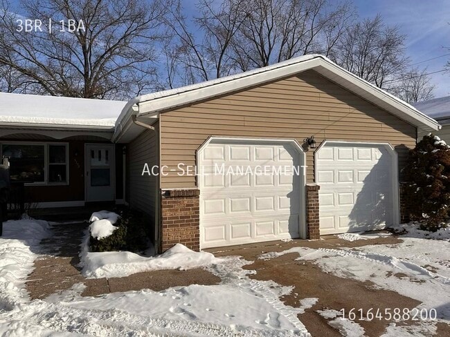 Building Photo - 5798 Christie Ave SE