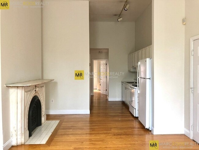 Building Photo - 668 Tremont St Unit 1