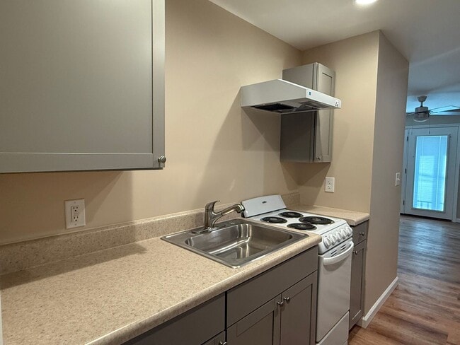 Photo - 404 W Jackson Blvd Unit 24 Upstairs
