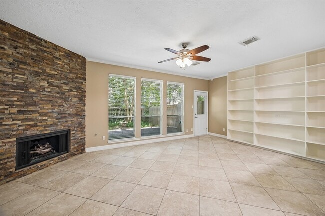 Photo - 9 E Willowood Ct