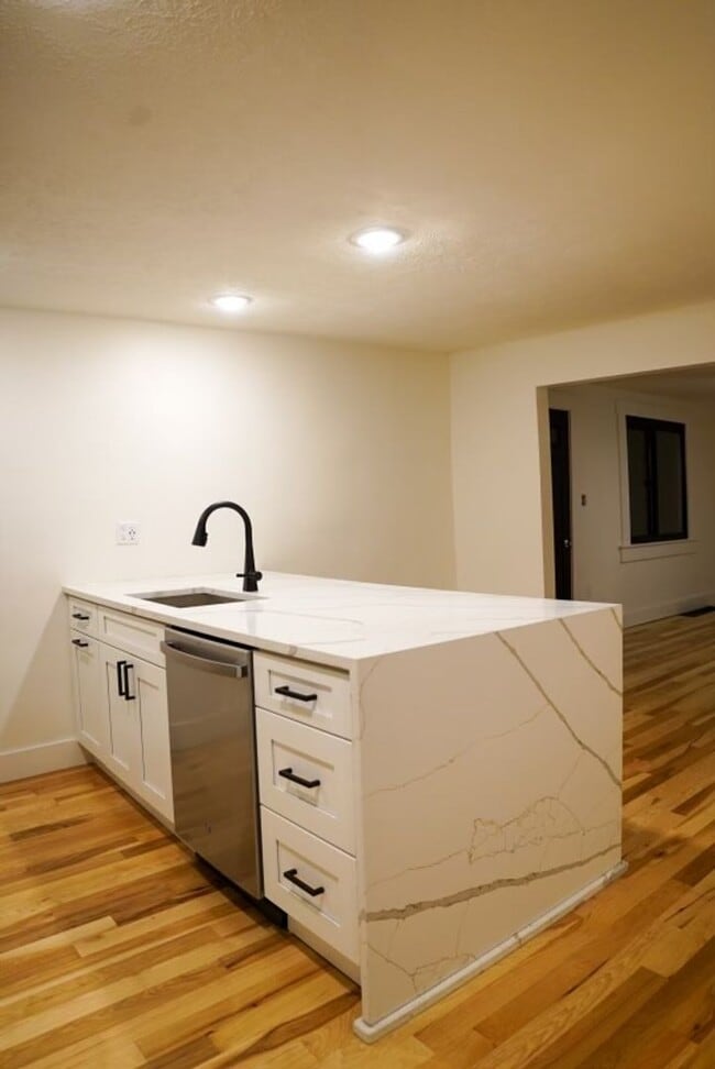Photo - Luxury 2 bed 2 bath, amazing Southside loc...