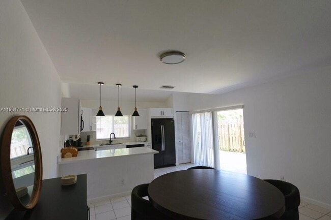 Photo - 702 Commodore Dr
