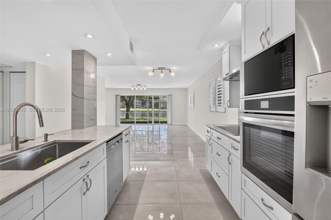13800 SW 14th St Unit 114C