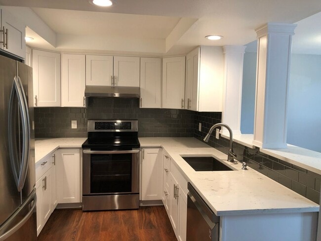 Photo - 3 bedroooms townhouse. Great School District!!