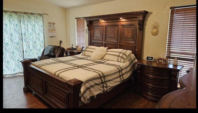 Photo - 1615 Camelot Dr