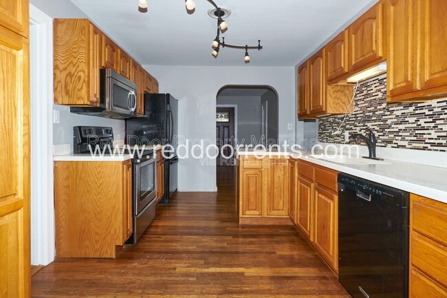 Photo - 385 W Hawthorne St