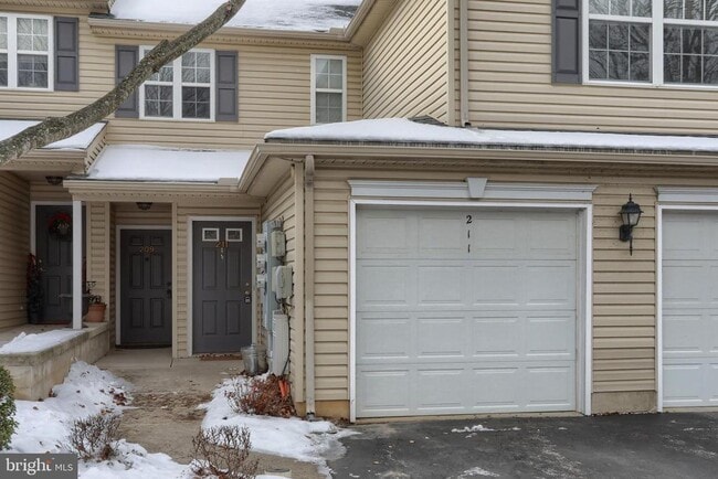 Photo - 211 Sparrow Rd