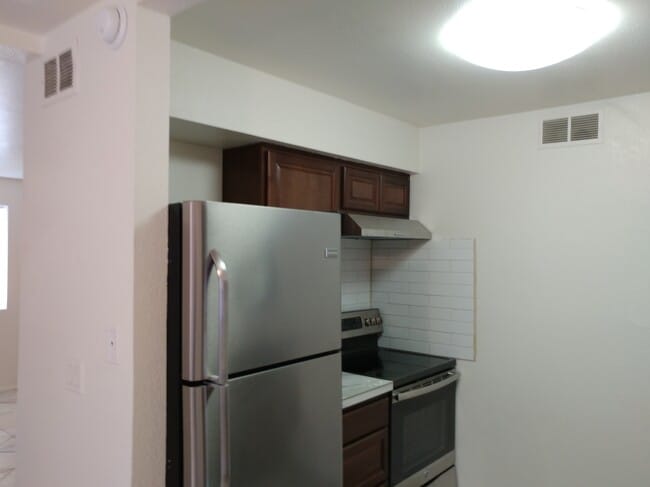 Photo - 35 N May St Unidad 101