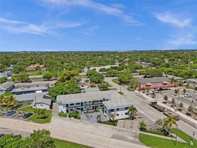 Photo - 114 SE 8th St Unit 204