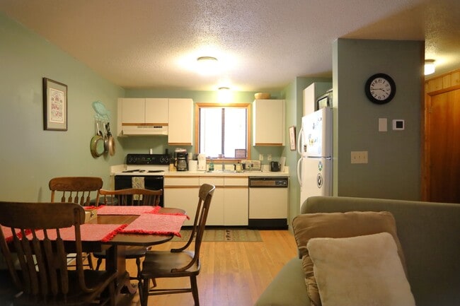 Photo - 12 Streamside Rd