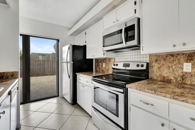 Building Photo - 311 3rd Way