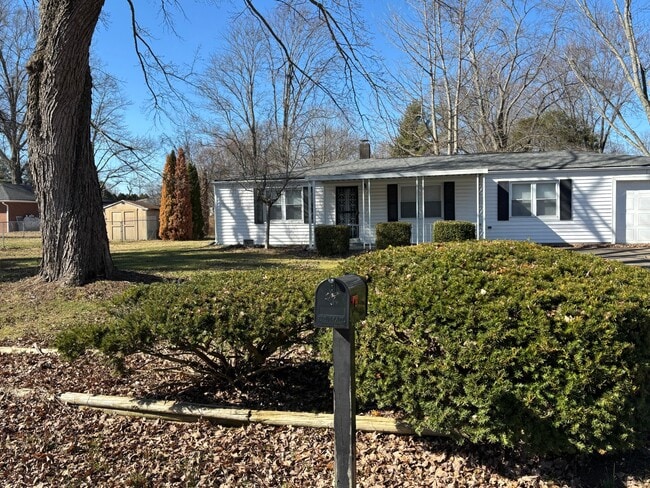 Building Photo - 3967 Pharo Dr