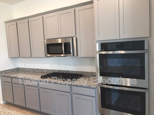 Photo - 10918 W Yates Ln