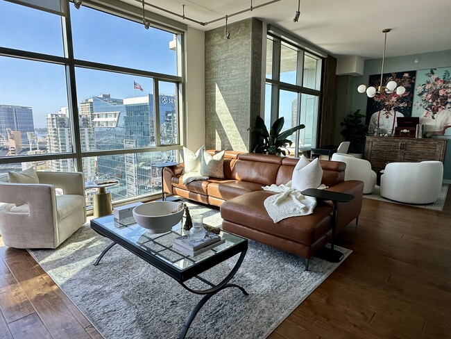 Photo - 800 The Mark Ln Unit 2206