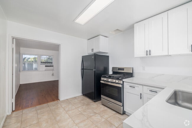 2BR, 1BA - 800SF - Kitchen - 3929 Sawtelle Blvd