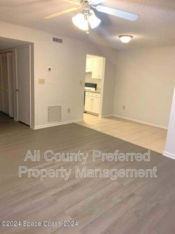 Photo - 3575 Sable Palm Ln Unidad C