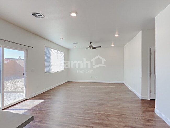 Photo - 723 Terrain Star Ave