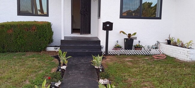 Building Photo - 754 Marjorie Dr