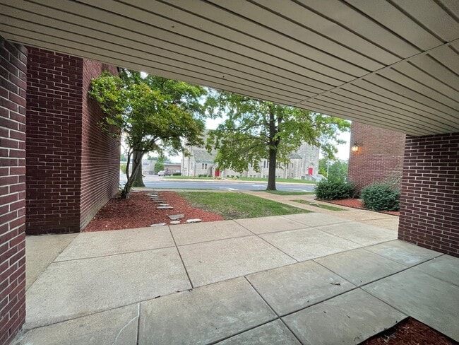 Photo - Morganford Plaza Apartments