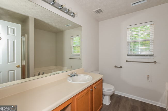Photo - 177 Goldleaf Dr House