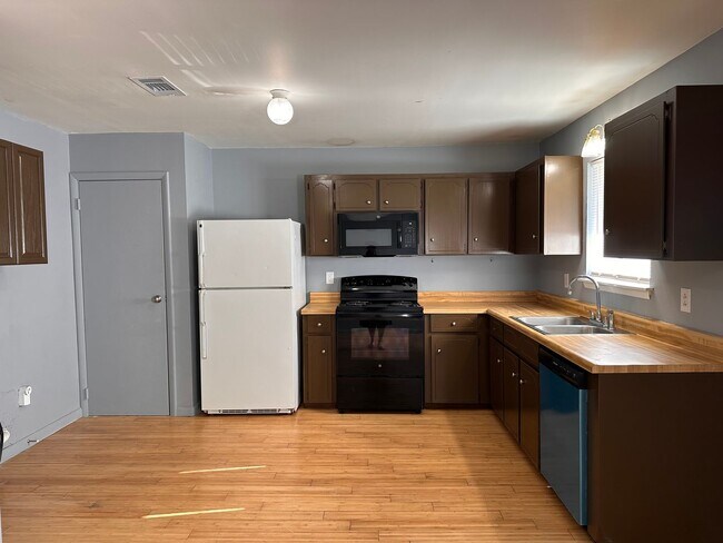 Photo - 107 Sea Parc St Unidad C