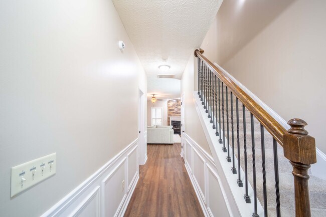 Photo - 2 Brentview Dr