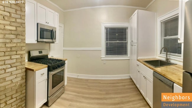Photo - 1139 Walker Ave NW