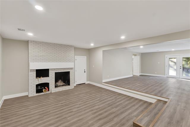 Photo - 209 W 9th St
