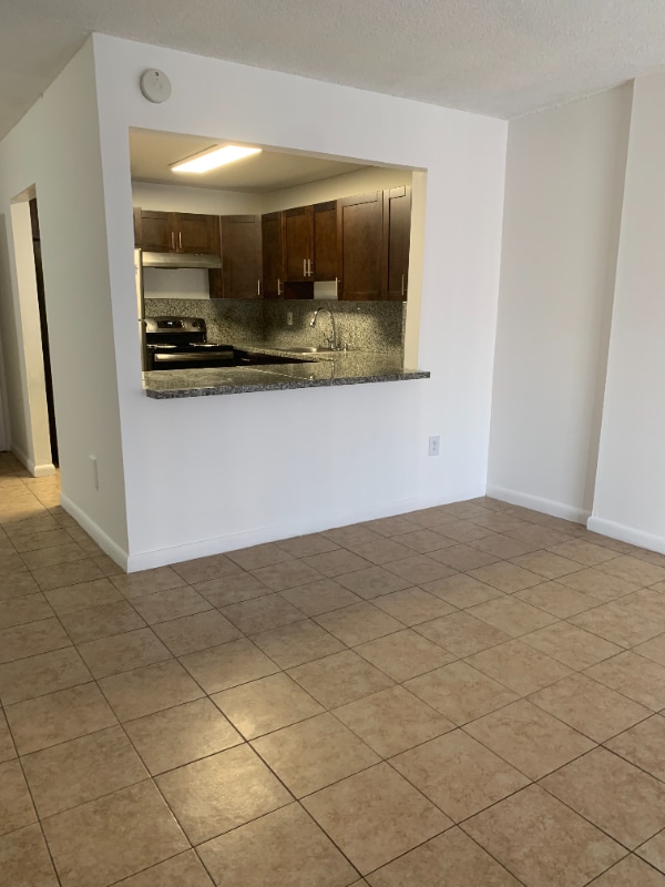 Photo - 6130 W 19th Ave Unidad 207 Rental