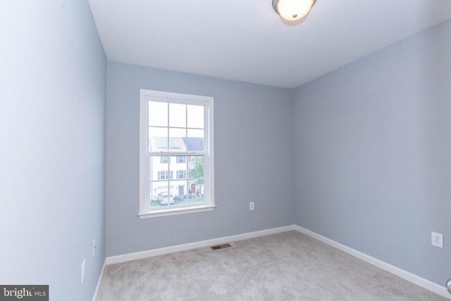 Photo - 228 Morlatt Ln