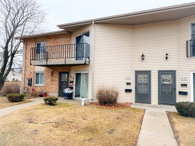 Photo - W168N11523 El Camino Dr Unit El Camino