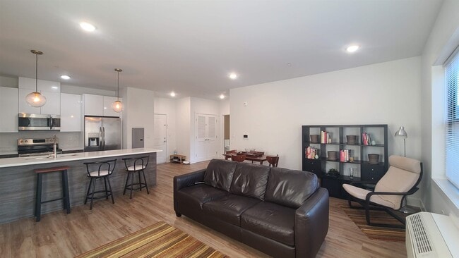 Building Photo - 111 75th St Unit 205