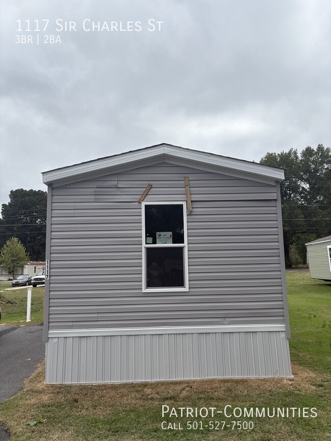 Photo - 1117 Sir Charles St