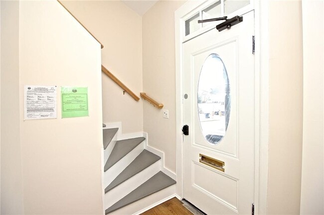 Photo - 668 Thames St Unit 3