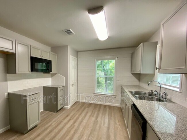 Photo - 3600 Maple Ave