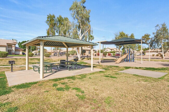 Photo - 288 S Jesse St