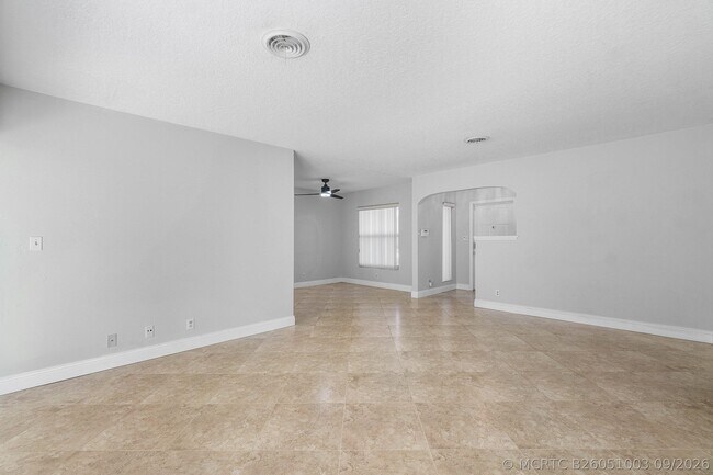 Photo - 914 SW 4th St