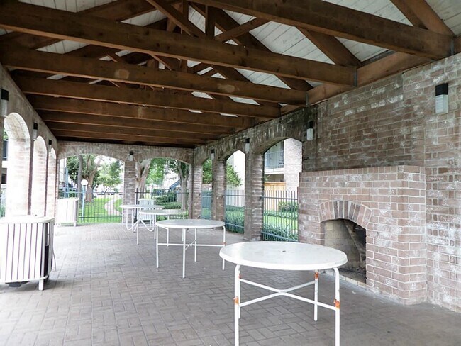 Photo - 3900 Woodchase Dr Unit 158