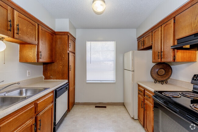 2BR, 1.5BA - 1017 SF