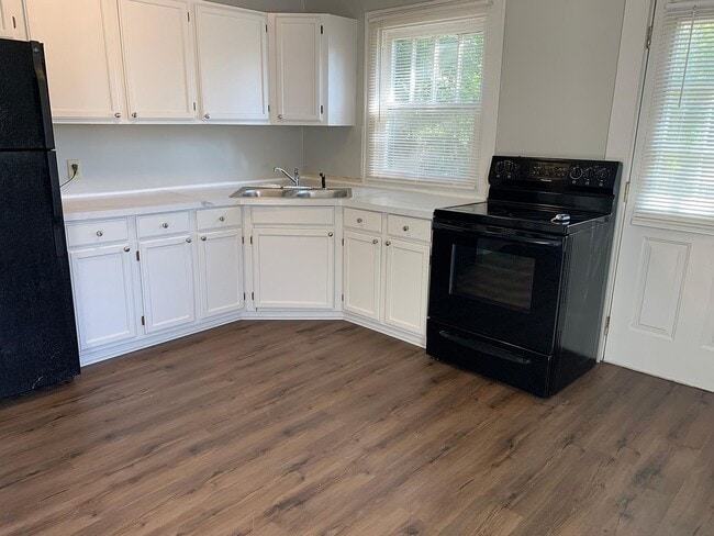 Photo - 813 N Bancroft St