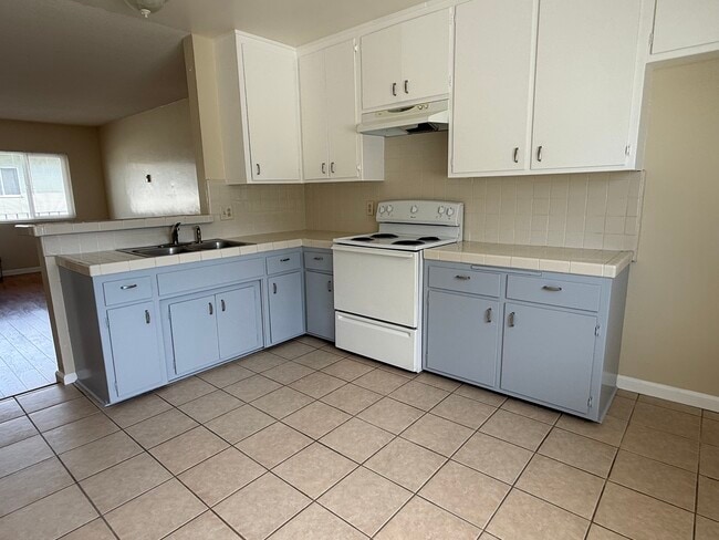 4433 W 159th St