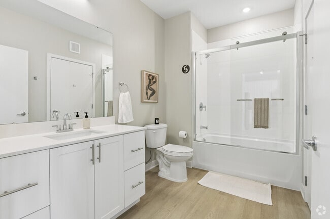 2 habitaciones, 2 baños - 1050 pies cuadrados - Baño