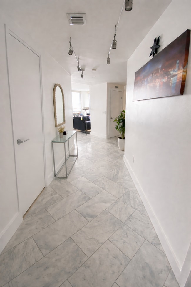 Photo - 1060 Brickell Ave Unit 1417