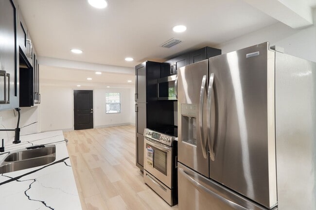 Photo - Welcome to Your New 3/2 Home with a walking distance from Largo High school