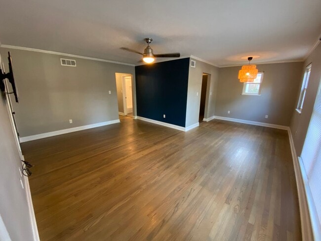 Building Photo - 53 E 66th St Unit Apartment 2