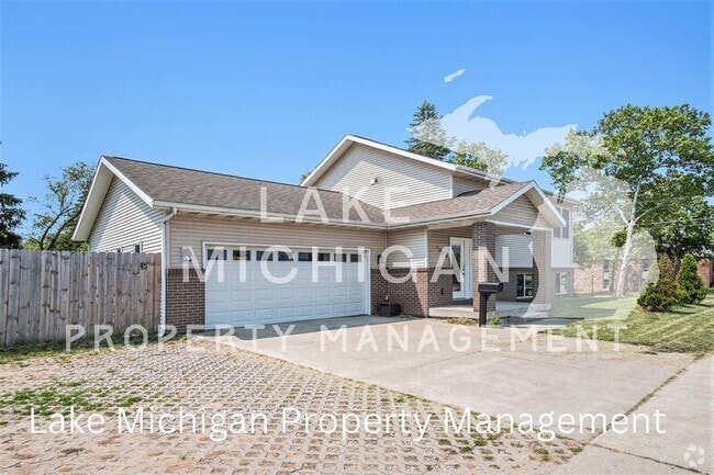 Building Photo - 1460 Michigan St NE Rental
