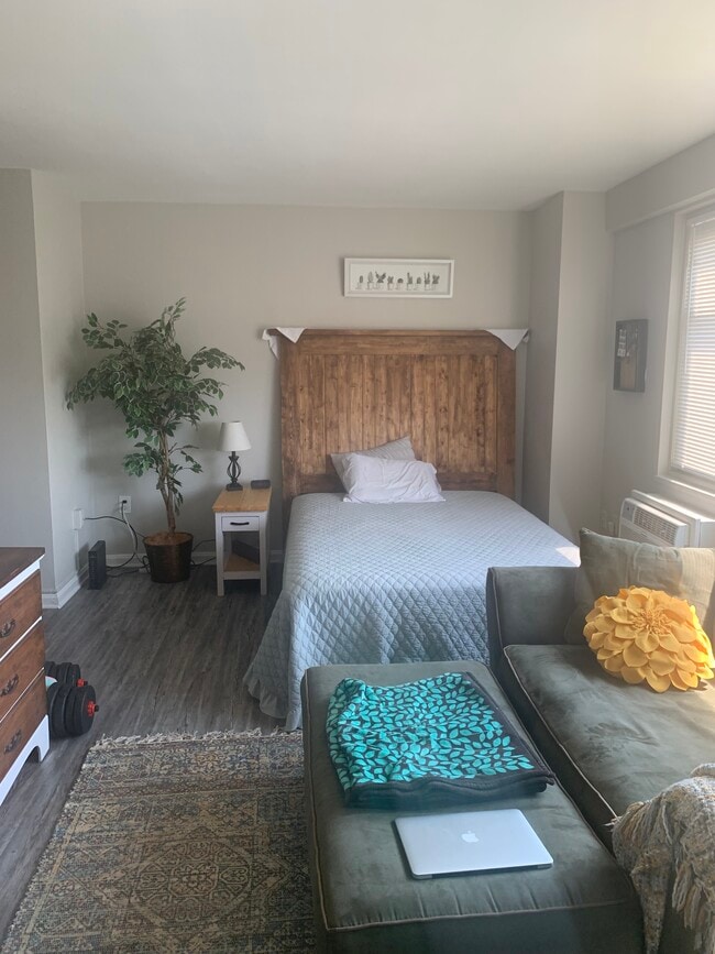 Photo - 11820 Edgewater Dr Unit 423
